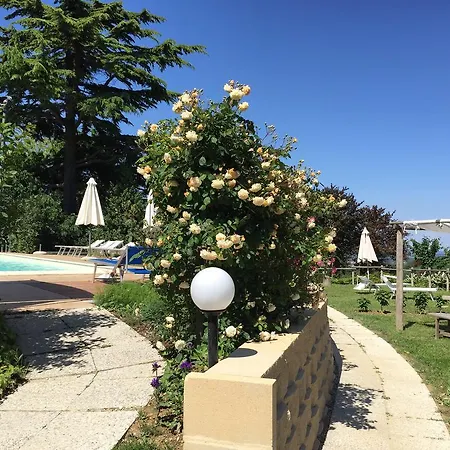 Farm stay Tenuta Montegrande 1893 *